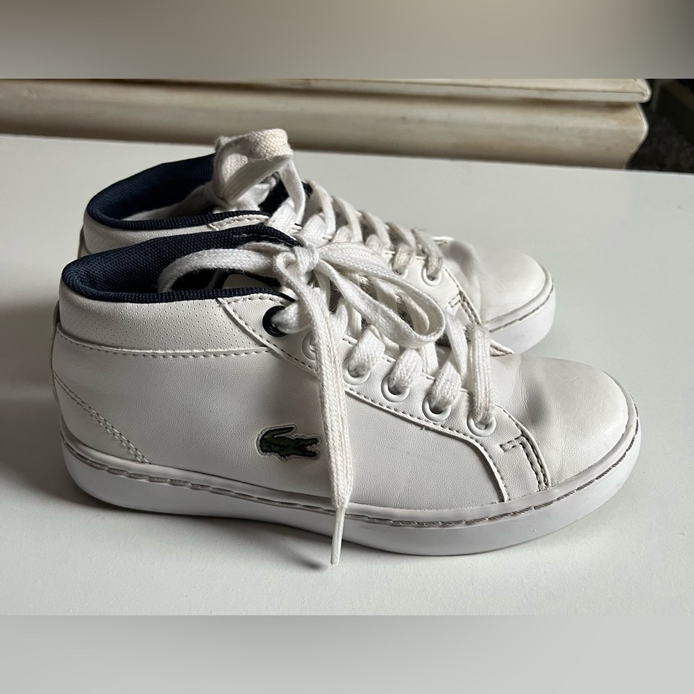 Lacoste Youth Straightset Leather Chukka 316 Sneakers in White. Size 12 lace up